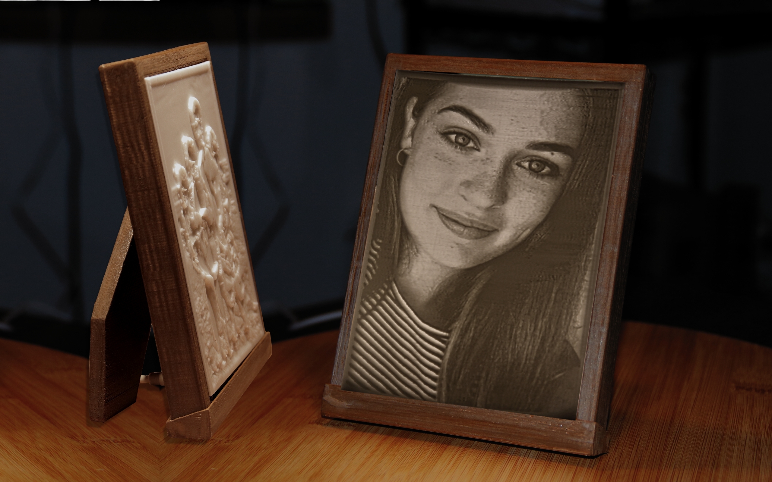 Podsvietený fotorámik s fotografiou